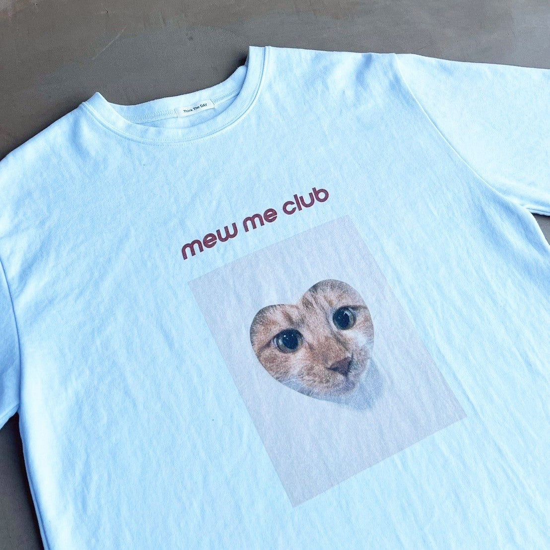 【新品未使用】Think the DAY Mew Me Club Tシャツ紗栄子 Mew Me Club Tee (CHALL) – Think The DAY