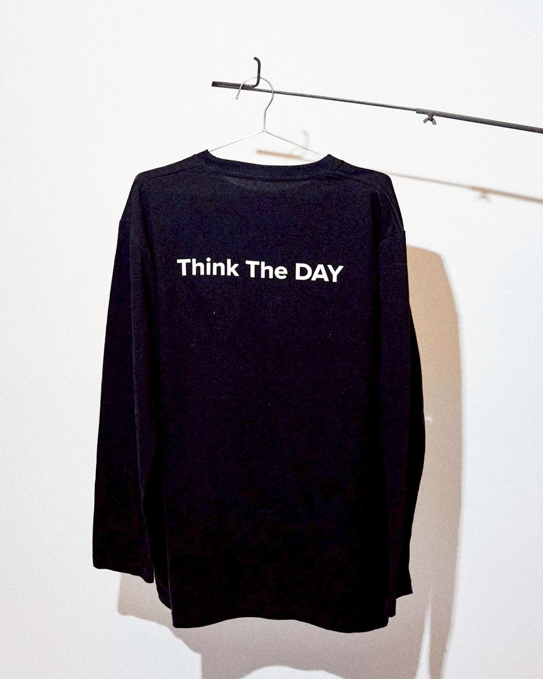 ロゴロングスリーブTシャツ – Think The DAY